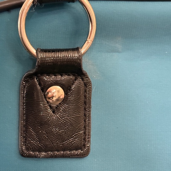 Guess Weekender - Picture 6 of 7